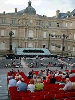 まだ日の残るリュクサンブール公園