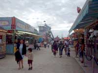 チュイルリー公園の一角にオープンした遊園地